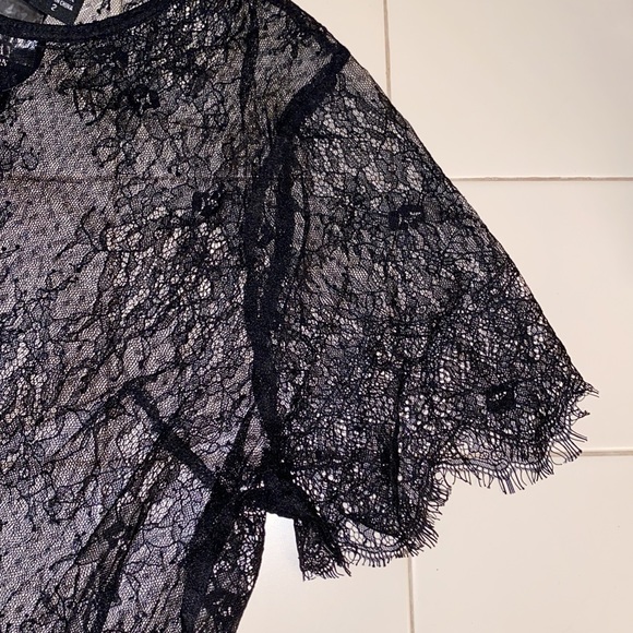 NWT Torrid Lace Top Size 2 - Picture 4 of 9